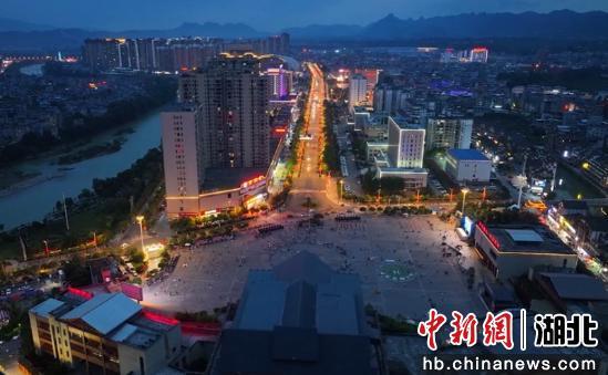 湖北致敬，领导与同胞的深情呼唤