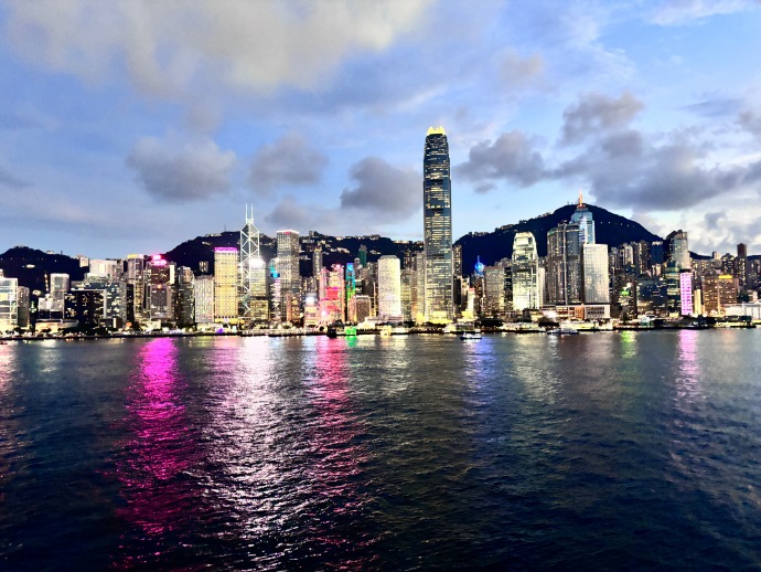 香港变迁，城市蜕变与共成长的故事